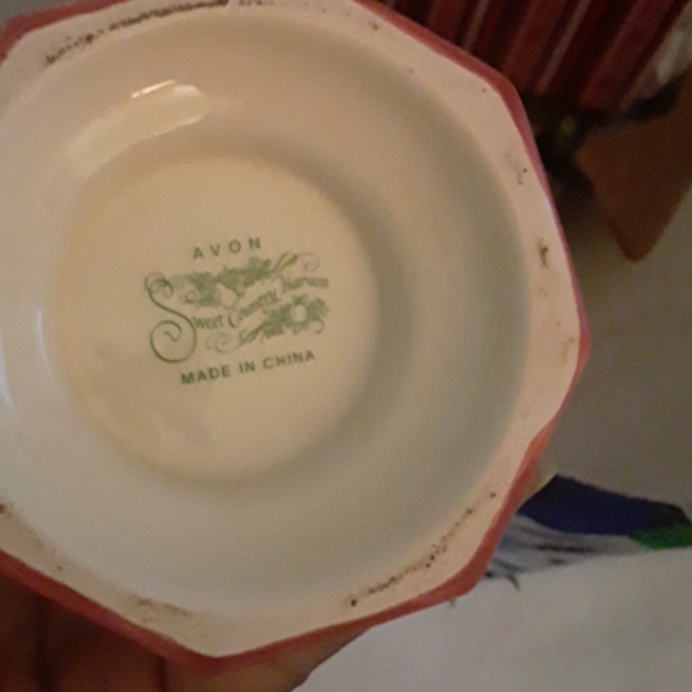 Avon - Picture 5 of 5